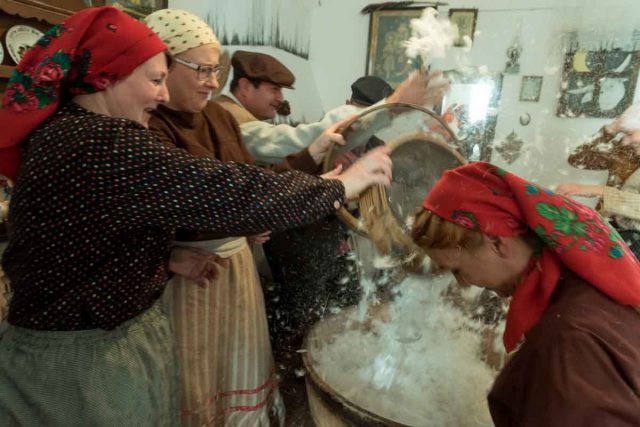 Darcia pierza w lubelskim skansenie. Pokażą dawne życie na wsi