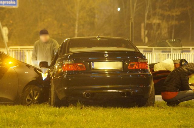 Kierowca BMW nie zatrzymał się na STOP-ie, zderzył się z kią. Nie miał ubezpieczenia OC (zdjęcia)