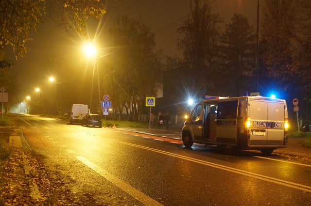 Szukał właściwej drogi. Wjechał oplem pod dostawczego citroena (zdjęcia)