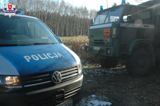 Pocisk artyleryjski z czasów wojny znaleziony w lesie (zdjęcia)