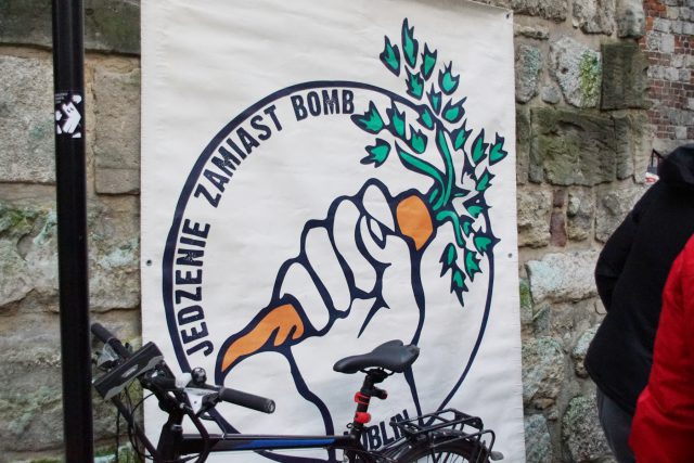 Jedzenie Zamiast Bomb. W Lublinie rozpoczyna się kolejny sezon akcji wydawania posiłków potrzebującym