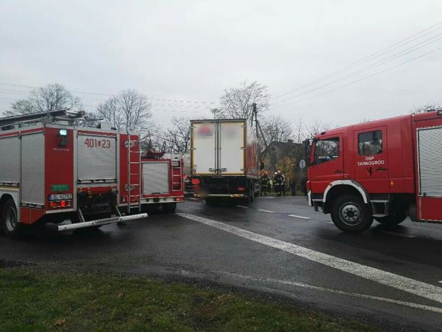 Zderzenie dwóch ciężarówek na drodze wojewódzkiej nr 835