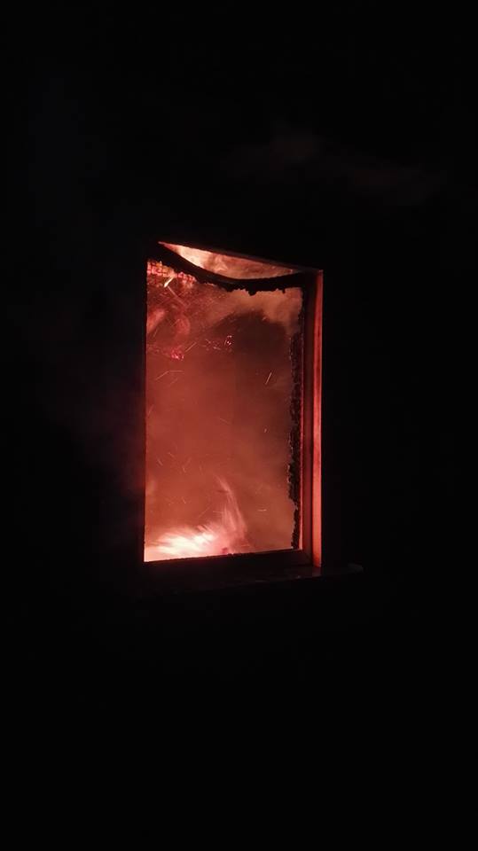 Nad ranem spłonął dom w Sobolewie. Pozostałe budynki udało się uratować (zdjęcia)