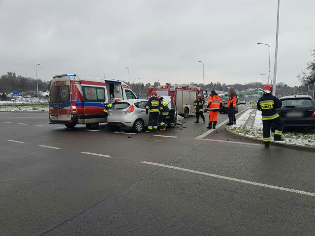 Kolejne zderzenie pojazdów na rondzie 100-lecia KUL (zdjęcia)