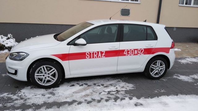 Samochód elektryczny trafił do Komendy Powiatowej PSP w Krasnymstawie (zdjęcia)