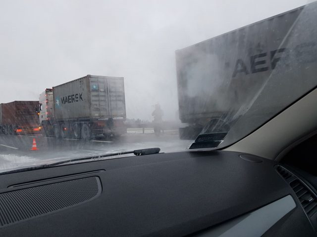 Pożar ciężarówki na obwodnicy Piask. Interweniowała straż pożarna (wideo, zdjęcia)