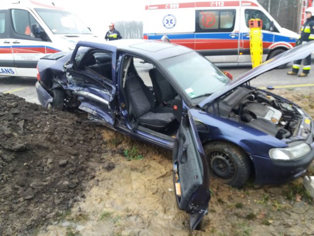 Trzy osoby w szpitalu po wypadku w Żyrzynie (zdjęcia)