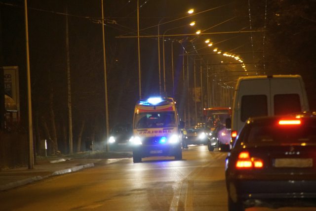 Schodzili z przejścia, w 14-latkę wjechała skodą (zdjęcia)