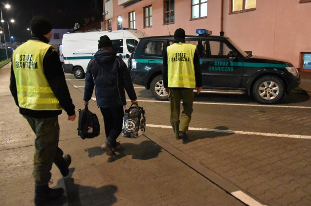 Obywatel Birmy wędrował do Włoch. Zatrzymała go straż graniczna (zdjęcia)