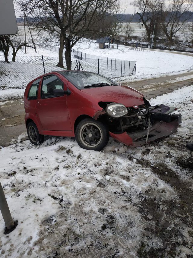 Wymusił microcarem pierwszeństwo, zderzył się z audi (zdjęcia)