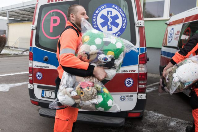 Na wyposażeniu lubelskich karetek będą maskotki. Pomogą małym pacjentom przetrwać trudne chwile (zdjęcia)