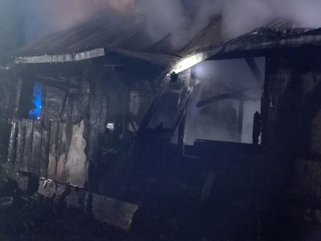 Tragiczny pożar w Nieliszu. Matka z synem zginęli w płomieniach (zdjęcia)