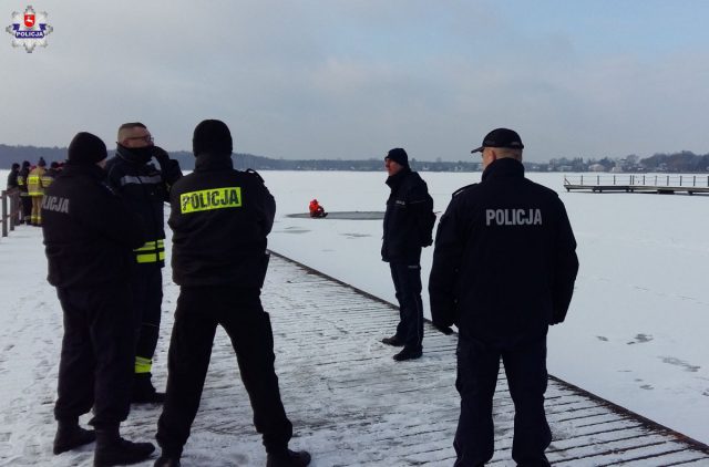 Lubartowscy policjanci wzięli udział w szkoleniu z ratownictwa lodowego (zdjęcia)