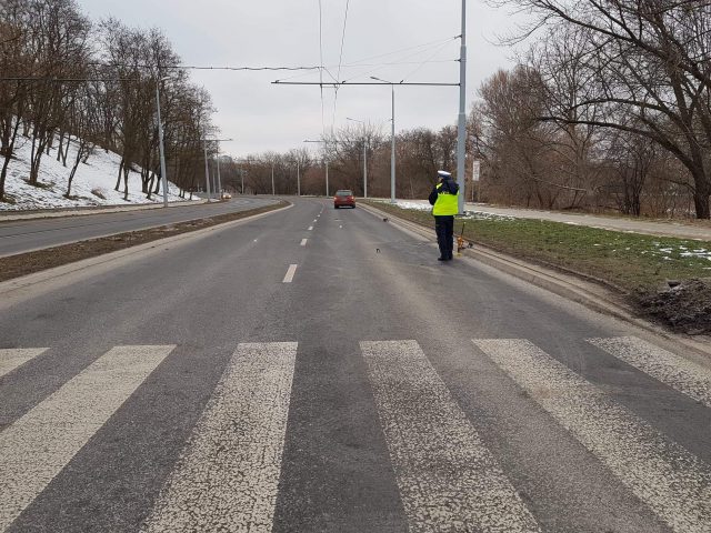 Zablokowana ul. Nadbystrzycka po wypadku na przejściu dla pieszych (zdjęcia)