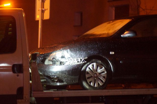 Zderzenie dwóch aut w centrum Świdnika. Dwugodzinne utrudnienia w ruchu (zdjęcia)