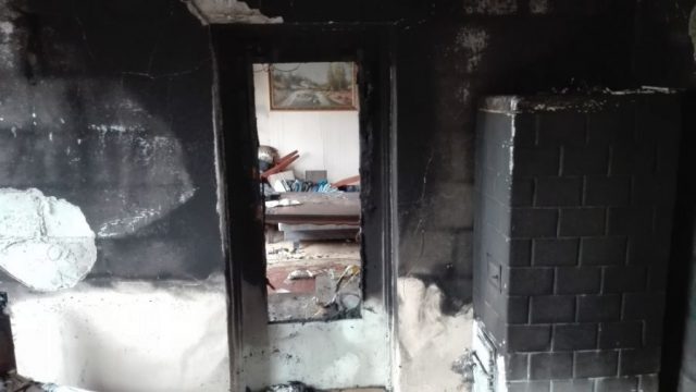 Tragiczny pożar domu, nie żyje starsza kobieta (zdjęcia)