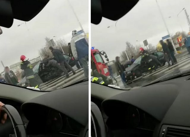Zablokowana ul. Do Dysa po zderzeniu audi z BMW. Jeden z kierowców nieprzytomny (wideo, zdjęcia)