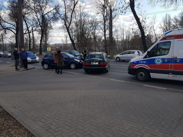 Wyjeżdżał ze stacji paliw, doprowadził do wypadku. Duże utrudnienia w ruchu w Lublinie (zdjęcia)