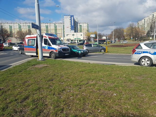 Potrącenie rowerzysty na rondzie w Lublinie. Są duże utrudnienia w ruchu (zdjęcia)