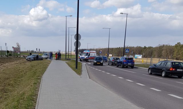 Zderzenie nissana z BMW na drodze z Lublina do Świdnika (zdjęcia)