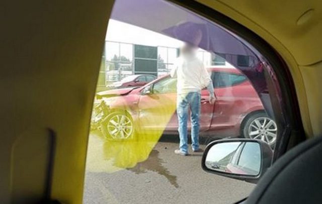 Na trasie Lublin – Piaski auto osobowe uderzyło w bariery (wideo, zdjęcia)