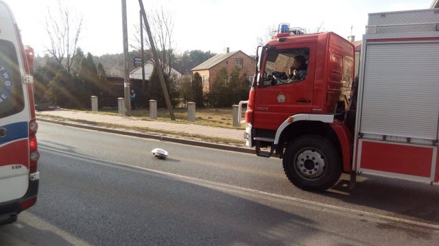 Czołowe zderzenie dwóch pojazdów osobowych w Opolu Lubelskim (zdjęcia)