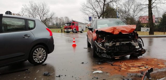 Poranny wypadek w Kozubszczyźnie. Jedna osoba trafiła do szpitala (zdjęcia)