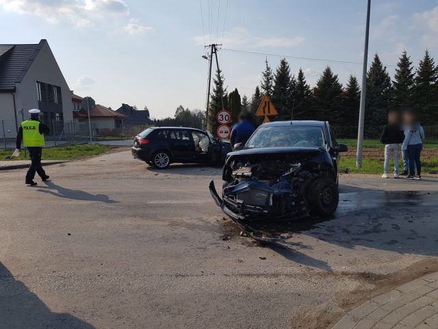 Groźny wypadek koło Lublina. Trzy osoby w szpitalu (zdjęcia)