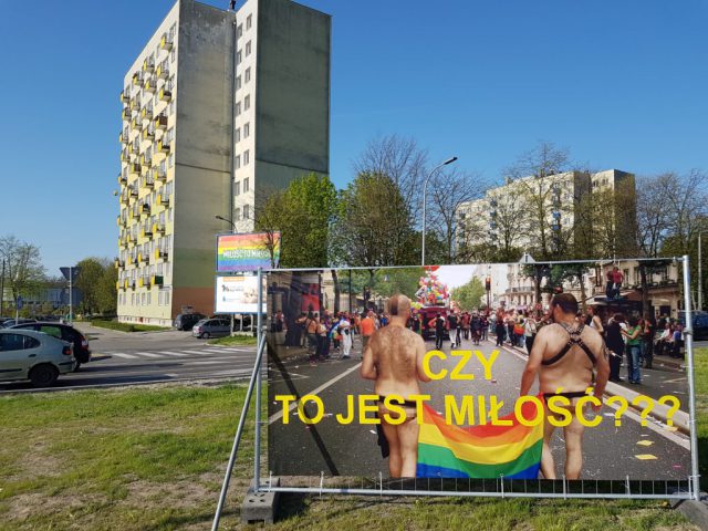 „Czy to jest miłość???”: Banery na ulicach Świdnika odpowiedzią na kampanię LGBT  (zdjęcia)
