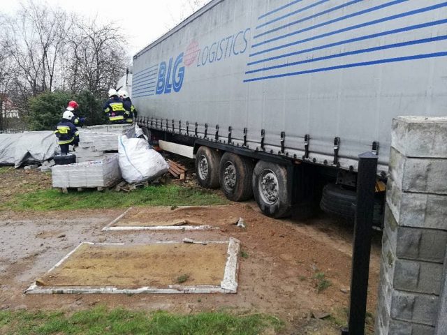 Wypadek na trasie Lublin – Kraśnik. Droga jest całkowicie zablokowana (zdjęcia)