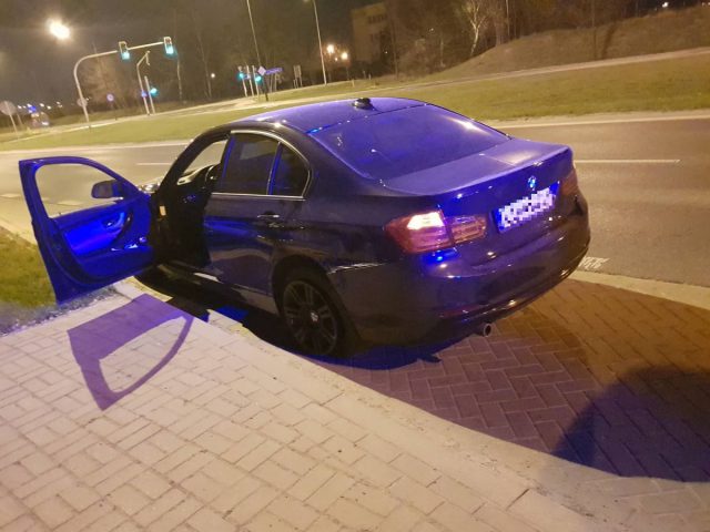 Zderzenie mercedesa z BMW na Felinie. Jedna osoba poszkodowana (zdjęcia)