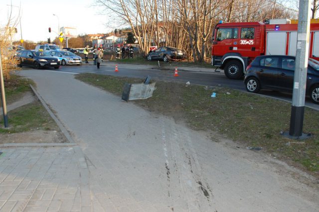 Pijany kierowca śmiertelnie potrącił pieszą na chodniku (zdjęcia)