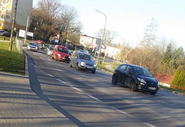Poranny koszmar komunikacyjny. Stoi ul. Romera, Diamentowa i Janowska (zdjęcia)