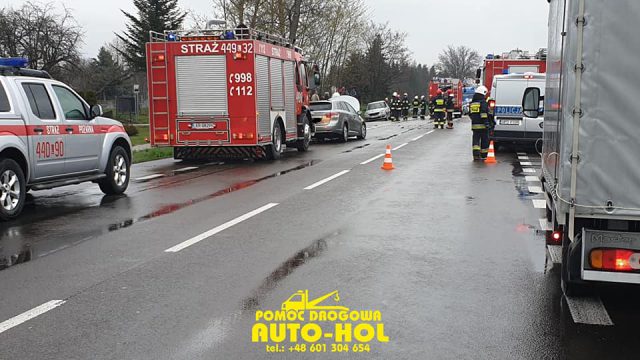 Wypadek na trasie Lublin – Kraśnik. Droga jest całkowicie zablokowana (zdjęcia)