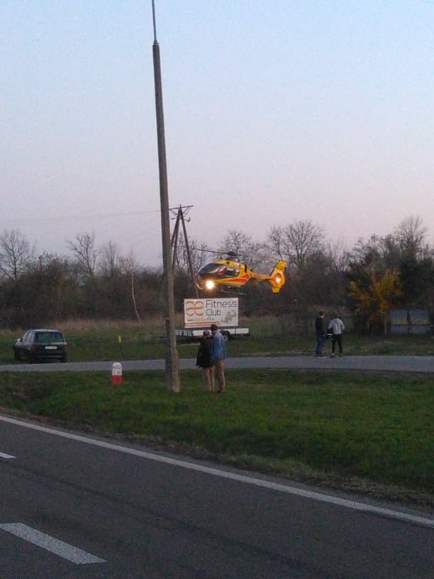 Całkowicie zablokowana droga krajowa nr 17. Na wlocie do Krasnegostawu doszło do wypadku (zdjęcia)