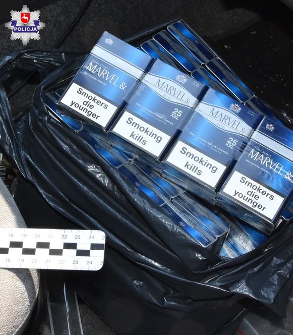 Ponad 3000 paczek papierosów w aucie i garażu na Czechowie (zdjęcia)