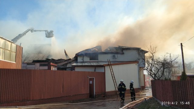 Kilka milionów strat po pożarze ubojni we Włodawie (wideo, zdjęcia)