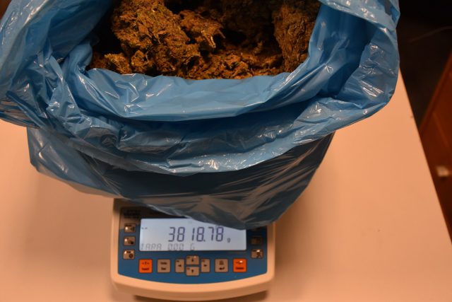 Ponad 7 kg marihuany w aucie przekraczającym granicę (zdjęcia)