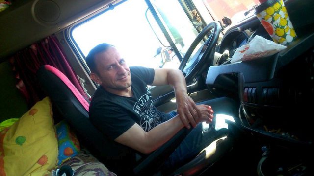 Stracił nogę w wypadku. Dzięki pomocy innych znów jest kierowcą ciężarówki (zdjęcia)