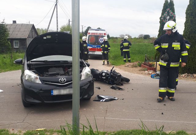 16-latek za kierownicą toyoty doprowadził do groźnego wypadku z motocyklistą (zdjęcia)