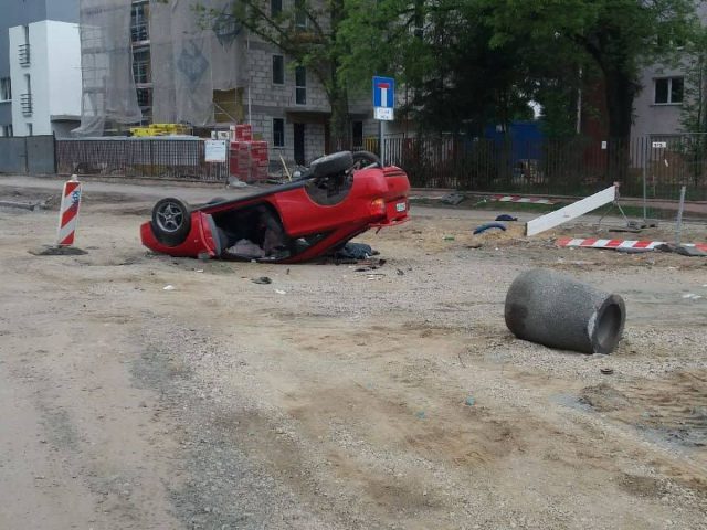 Toyota dachowała, kierowca nie przeżył. Tragiczny wypadek w Lublinie (wideo, zdjęcia)
