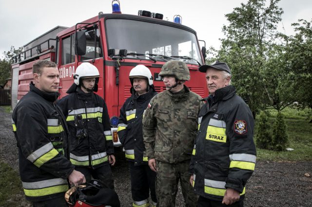 Terytorialsi pomagają po nawałnicy w gminie Wojciechów (zdjęcia)