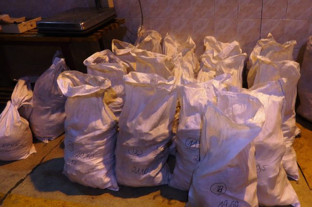 Próbował przemycić ponad 400 kg bursztynu o wartości niemal 8 mln złotych (zdjęcia)