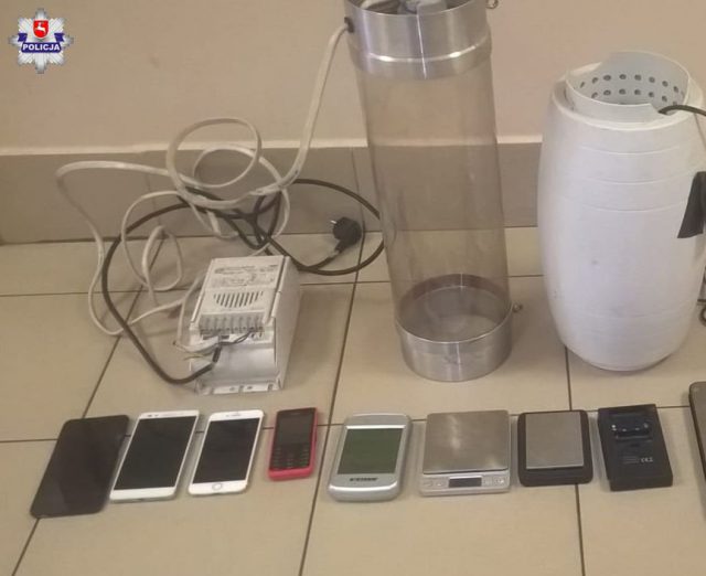 Ponad pół kilograma narkotyków na posesji w Lubartowie (zdjęcia)