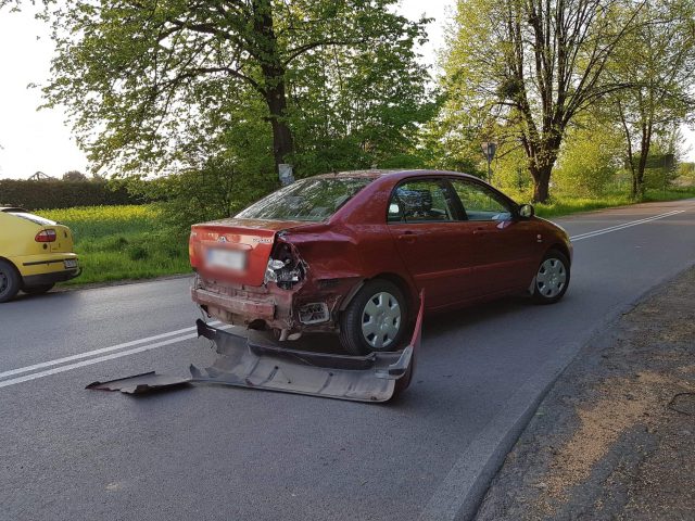 Skręcał w lewo, zderzył się z motocyklem (zdjęcia)