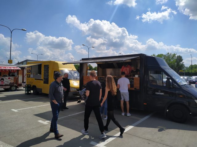 Ponad 20 food trucków zjechało do Lublina (zdjęcia)