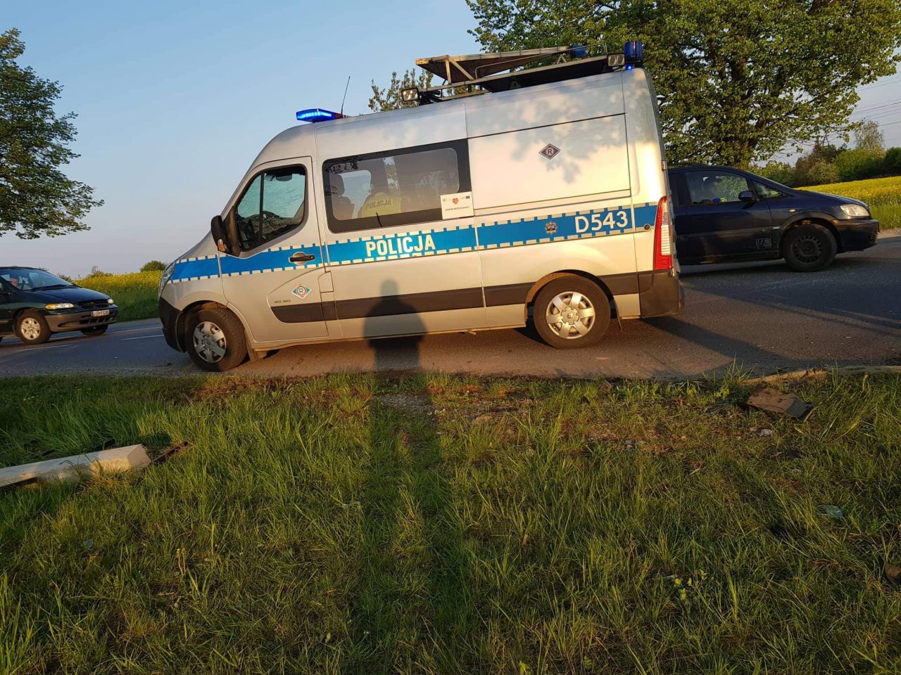 Zderzenie opla z BMW w pobliżu Zalewu Zemborzyckiego