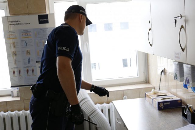 Antyterroryści w szpitalu przy al. Kraśnickiej. Ćwiczenia służb po ogłoszeniu alarmu bombowego (zdjęcia, wideo)