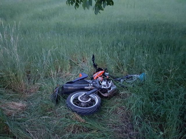 Zajechał drogę motocyklistce. Młoda kobieta została ranna (zdjęcia)