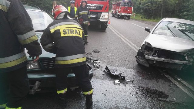 Wypadek na trasie Lublin – Lubartów. Opel zderzył się z volkswagenem (zdjęcia)